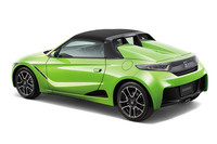 新色の「アクティブグリーン・パール」。