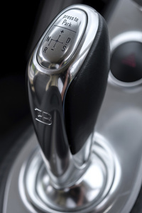 トランスミッションは7段DSG。1600Nmというトルクに耐えうる、乗用車としては最も大きなクラッチが用いられているという。