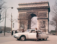 革新的な技術が取り入れられ、大統領公用車にも使われた「シトロエンDS」だが、その実はあくまでも量産車。多くの市民がその高性能の恩恵に浴した。