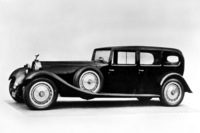 パーク・ウォード製のボディーを架装した1933年の「ブガッティ・タイプ41ロワイヤル」。フロントに搭載されるストレート8エンジンは、気筒当たり3バルブとされ、排気量は実に1万2763ccだった。王侯貴族といえども簡単に購入できないといわれたほどの、世界最高額車両（当時）だったという。