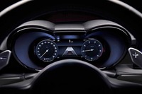 クラシカルなバイザーを持つメーターパネルは、12.3インチの液晶タイプ。