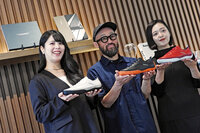 「SP-MX5」とマツダ、スピングルの開発関係者。