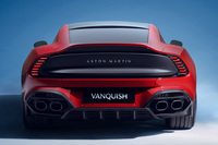 新型「ヴァンキッシュ」のリア。バンパー上部に黒い装飾が施されており、それがより“断ち切った感”を強調している。