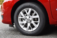 アルミホイールが標準装備となるのは「e-POWER メダリスト」と「メダリスト」の2グレードのみ。タイヤサイズは185/65R15。