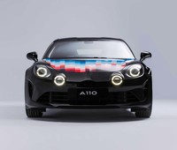 アーティストとコラボした特別仕立ての「アルピーヌA110S」登場の画像