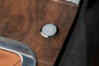 センターコンソールに備わる「S＋」モードのボタン。MT仕様で切り替わるのはエンジンの制御だけだが、それでも明確に走りに気合が入る。