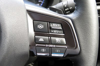 これまでのACC同様、「アイサイト・ツーリングアシスト」の操作はステアリングスイッチで行う。