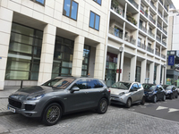 オトリブ用充電ポールは、すでに一般のEVやPHEVにも開放されている。2016年10月、ビヤンクールにて撮影。