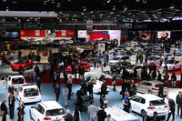 ジュネーブショー2014の会場から。フォルクスワーゲン グループ傘下のブランドがスペースの多くを占める第1ホール。