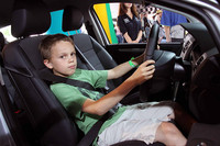 子供の体型に合わせた特製シートが設置されている。