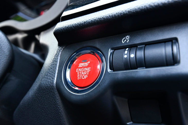 スバルWRX STIタイプRA-R（イグニッションスイッチ）