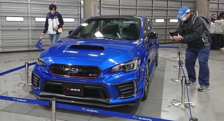 北米市場専売で話題となった「S209」の実車も本邦初公開となった。イベント終盤のパレードランでは本コースを走る貴重な姿も披露され、熱烈なファンの注目を大いに集めた。開発エンジニアの高津益夫氏や森 宏志氏も会場に常駐。ファンがSTIの開発者と直接対話できたという点でも貴重な機会だった。
