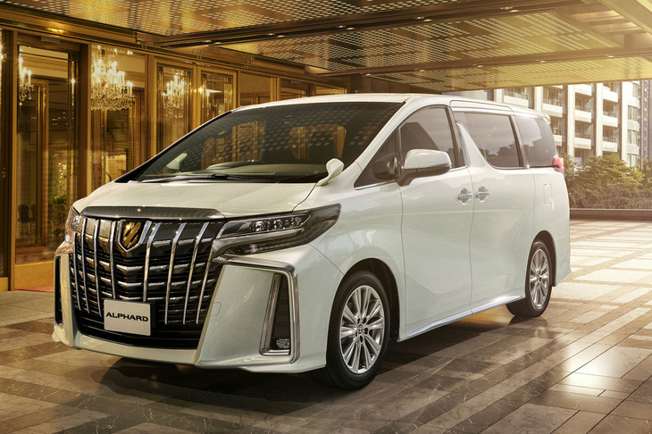 間もなくフルモデルチェンジが予定されている「アルファード」。2022年中盤から受注を停止している。