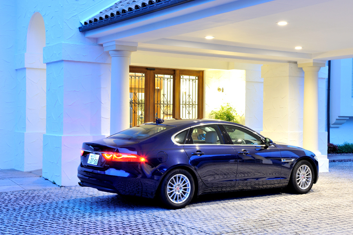 ジャガーXF 20dピュア