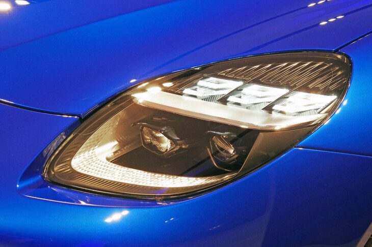 アストンマーティン・ヴァンキッシュ ヴォランテ（ヘッドランプ）