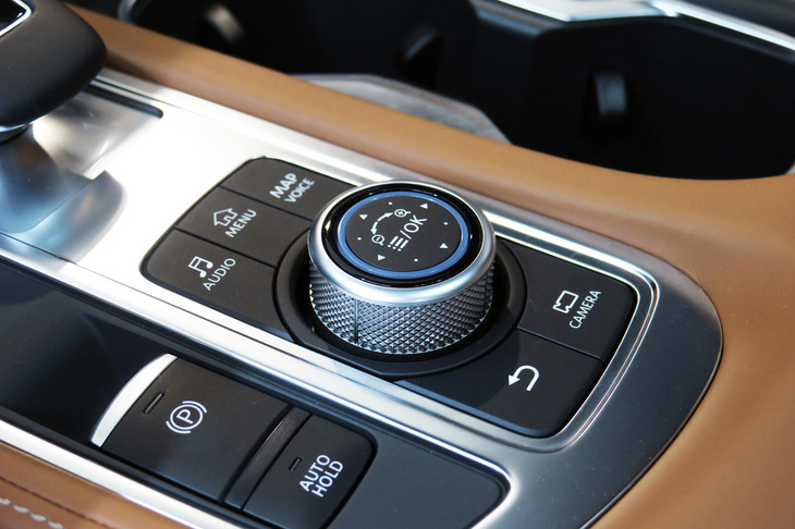 インフィニティQX60（インフォテインメントシステムのコントローラー）