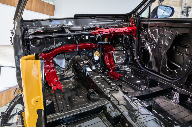 レクサスNX（ボディーのカットモデル）