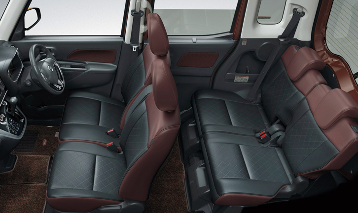 「デイズ ルークス ボレロ」のインテリア。