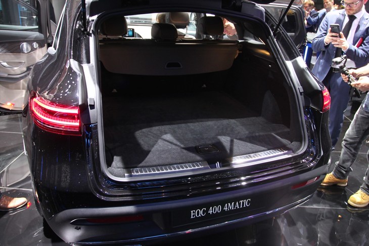メルセデス・ベンツEQC（ラゲッジスペース）