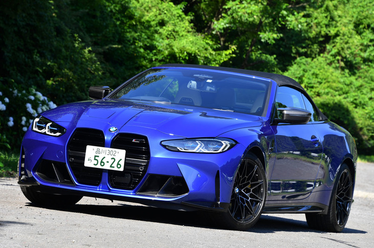 2021年9月に導入が発表された「BMW M4」のオープントップモデル「M4カブリオレ コンペティションM xDrive」。車両本体価格はクーペモデルよりも56万円アップの1463万円となる。