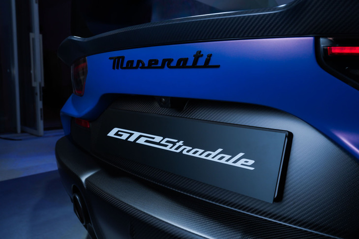 マセラティGT2ストラダーレ（リアエンブレム）
