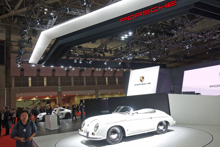 ポルシェブースの様子。