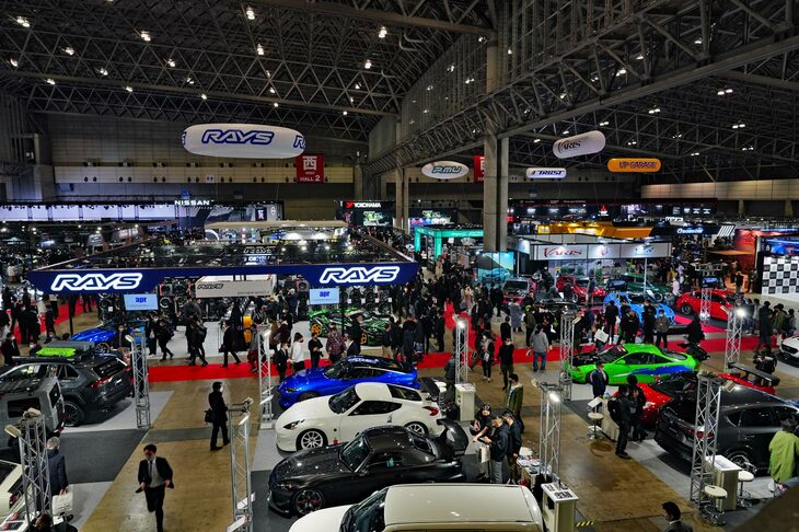 カスタムを愛する人々が、自身の思う理想の一台をつくり上げ、そのマシンに来場者が熱狂する。それこそが、今も昔も「東京オートサロン」というイベントの熱源なのだ。