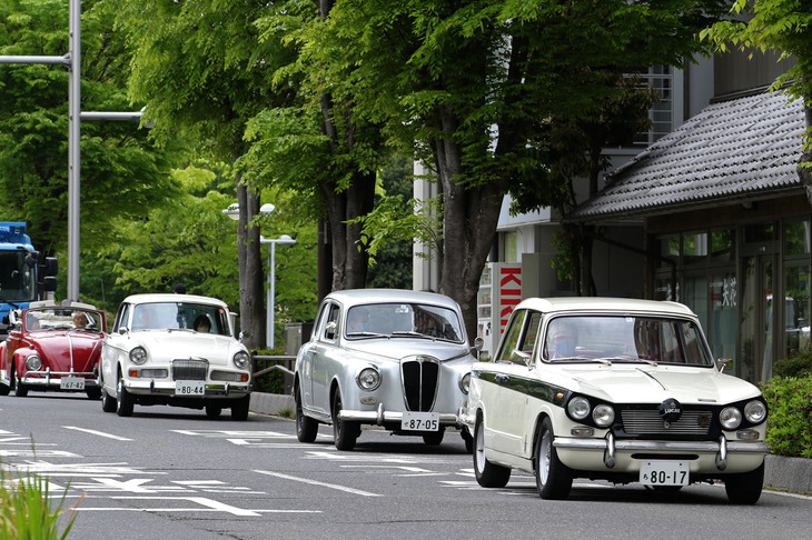 1969年「トライアンフ・ヴィテス2リッターMk2」、1959年「ランチア・アッピアS2」、1963年「サンビーム・レイピアSr4」という珍しい欧州車が並んだ。それらに続くのは1967年「フォルクスワーゲン・タイプ1カブリオレ」。