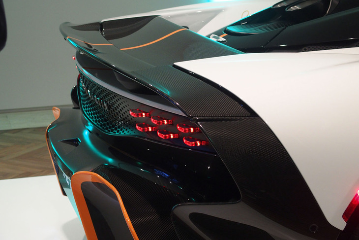 アストンマーティン・ヴァルハラ（リアスポイラー）