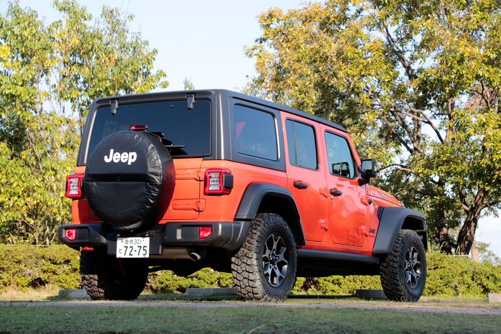 11年ぶりのフルモデルチェンジで登場したJL型「ラングラー」。1987年に登場した初代ラングラーから数えて4代目のモデルにあたる。