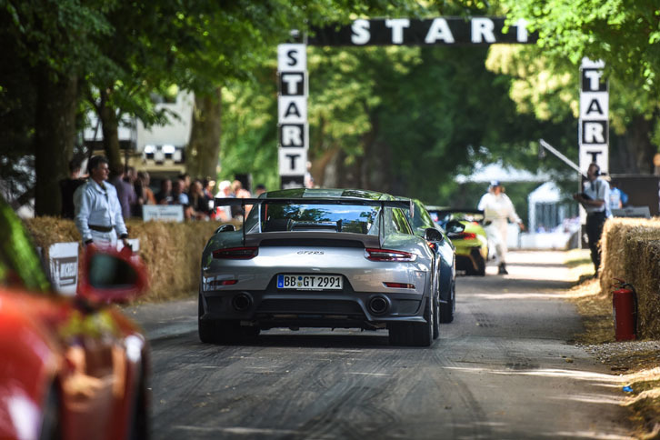 「ポルシェ911 GT2 RS」