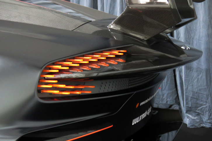 アストンマーティン ・ヴァルカン