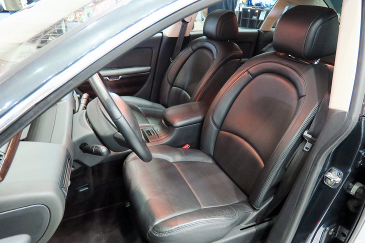 シトロエンC6 3.0HDI／アウトニーズ