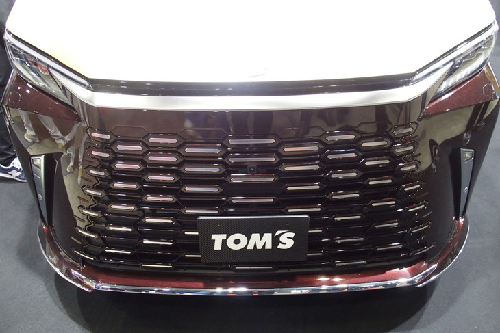 レクサスLM（TOM’S）