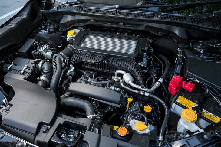 「スポーツ／スポーツEX」に搭載される、1.8リッター直噴ターボエンジン「CB18」。このエンジンやドライブトレインの仕様は、従来型のターボモデルと共通で、エンジンのアウトプットやその発生回転域、CVTのギア比、最終減速比も同じだ。