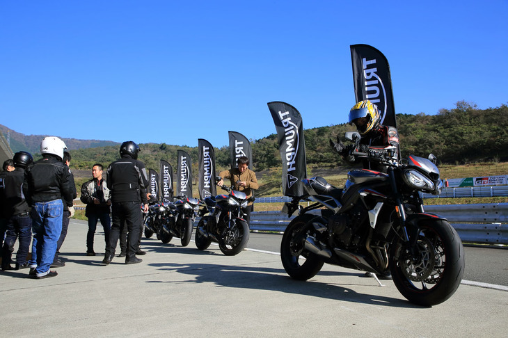 発表会の後は、富士スピードウェイの構内路やショートサーキット、そして国際格式のレースも行われるレーシングコースで、試乗会も行われた。