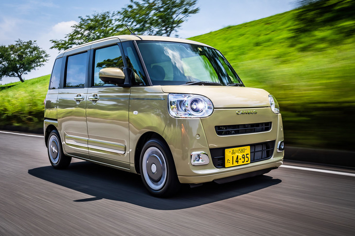 新型「ダイハツ・ムーヴ キャンバス」には、“オトナ路線”を標榜（ひょうぼう）する「セオリー」というモデルがラインナップされる。（写真：花村英典）