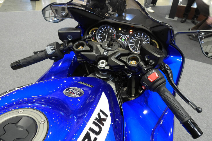 スズキ・ハヤブサ