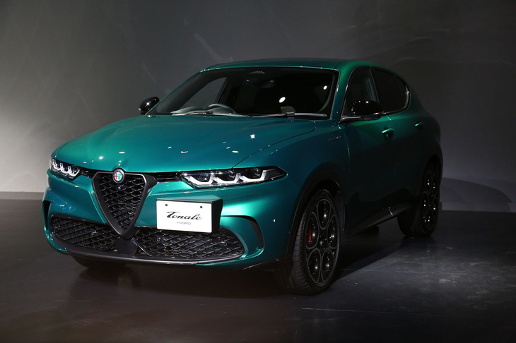 アルファ・ロメオ・トナーレ（フロントビュー）