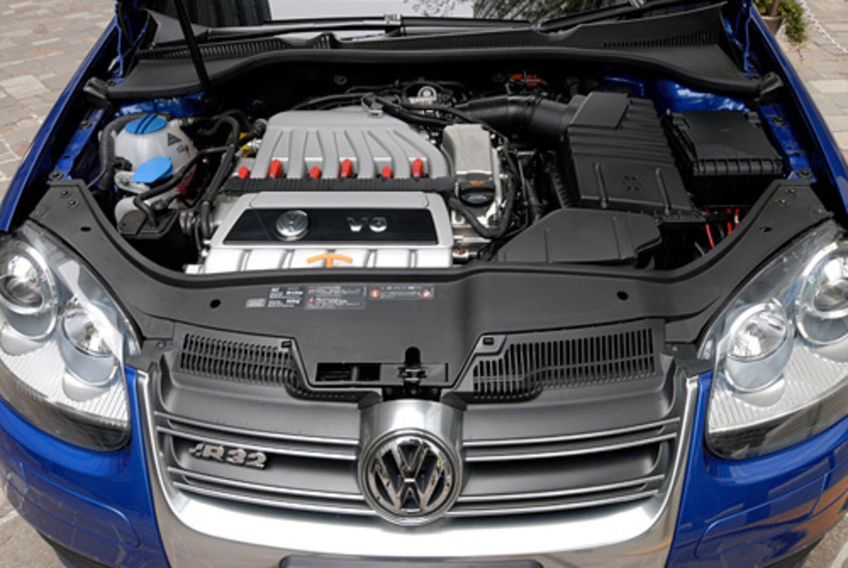 フォルクスワーゲン・ゴルフR32(4WD/2ペダル6MT)【ブリーフテスト 