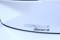 トヨタのCセグメントハッチバック車は、これまで「カローラ ランクス」や「オーリス」などと呼ばれており、現行型の登場を機に、車名が「カローラ スポーツ」に改められた。