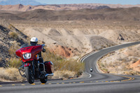 水冷、オーバーヘッドカム、4バルブと、大排気量のアメリカンVツインには珍しい機構が組み合わされた「パワープラス」エンジン。今回の改良により、より安定して持続的にパワーを発揮できる高い許容能力を獲得し、また加速レスポンスもより鋭いものとなった。