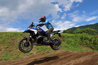 高度な足まわりを備えた「R1300GS」は、テスターがどんな大ジャンプを試みても、挙動を乱すことは一度もなかった。