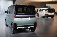 リアはいかにも軽ワゴンっぽく四角いイメージ。バンパー部にはタフな意匠が見て取れる。