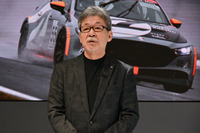 長年にわたりマツダのデザイン開発を主導し、今日の「魂動」デザインを完成させた前田育男氏。氏の例に限らず、今日の日本メーカーでは、多くのリーダーは社内で鍛えられた生え抜きが担っている。（写真：鈴木ケンイチ）