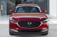 どうしてこんなにそっくりなのか？「クルマの顔」が似ているワケをデザイナーが語る