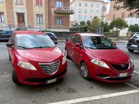 2代目「イプシロン」は、イタリアで女性ユーザーを中心に人気を博した。写真左は初期型、同右は2015年からのシリーズ2。2023年。