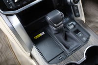 今回、「トヨタ・ランドクルーザー“300”」用の「おくだけ充電」も発売された。同モデルの後付けアップグレードアイテムは初。ユーザーからの強い要望に応えるかたちで実現したという。