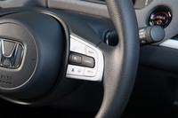 新型「フィット」のACCは、全車速対応型、停車時のホールド機能付きで、高速巡航時から渋滞時まで、幅広いシーンで利用できる。