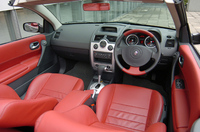 ルノー・メガーヌグラスルーフカブリオレ（FF/4AT）【試乗記】の画像